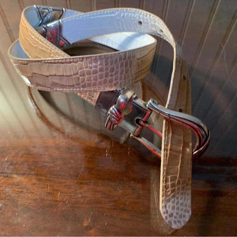 Ladies' Tan & White Crock Leather Twist Reverse Belt B40032 Size S/28 - EUC - Picture 5 of 8